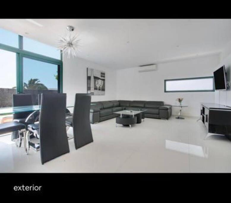 Spacious Private Villa & Private Heated Pool - Villa Sunshine コスタ・テギセ エクステリア 写真