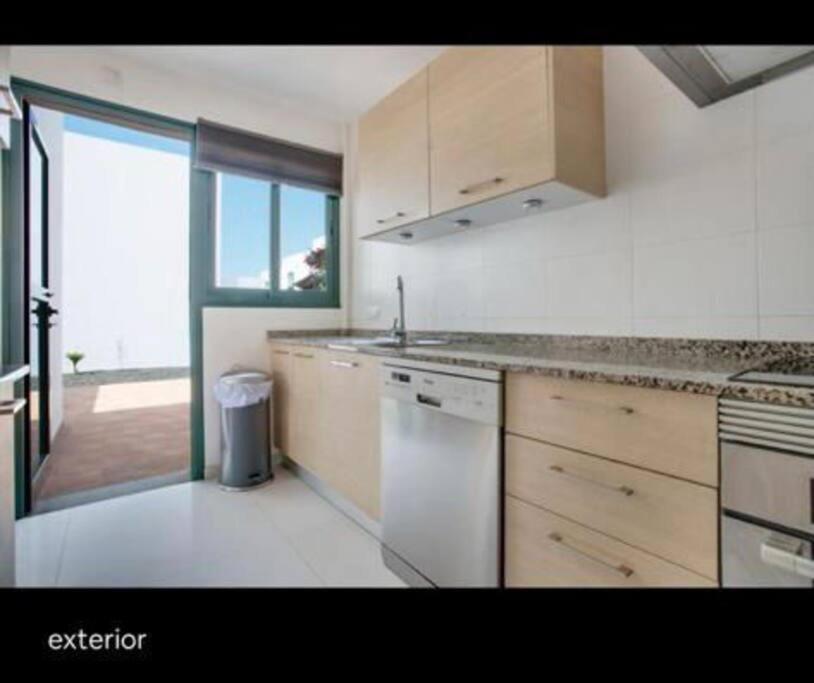 Spacious Private Villa & Private Heated Pool - Villa Sunshine コスタ・テギセ エクステリア 写真